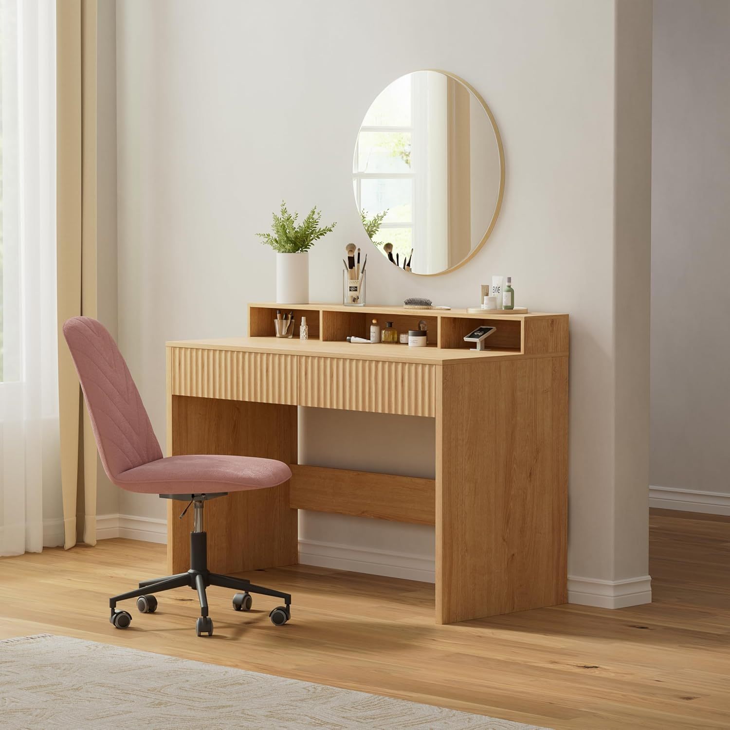 Fluted Office Desk with Storage Shelf, 47\