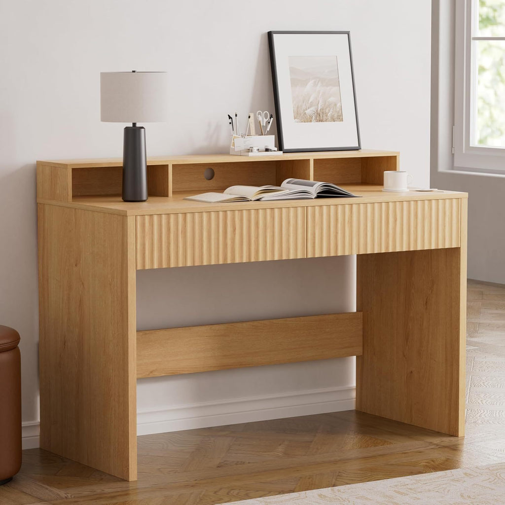 Fluted Office Desk with Storage Shelf, 47\